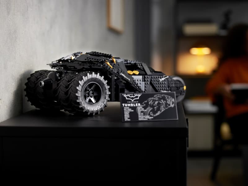 MOC DC Batman Batmobile Tumbler 76240 | 2049 el. + 2 Figurki