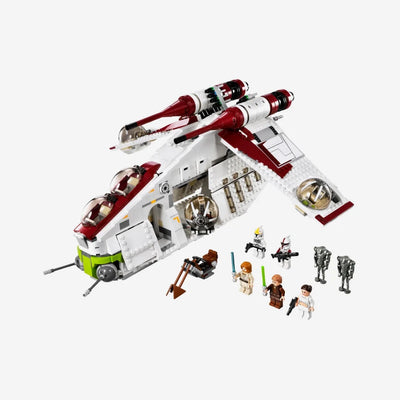 MOC Star Wars Republic Gunship 75021 | 1224 elementów + 7 Figurek